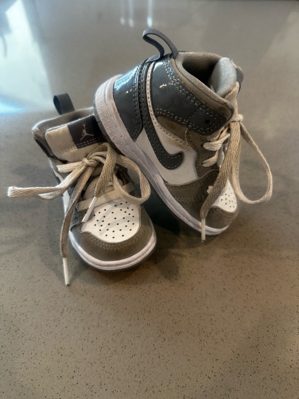 Nike Jordan 1 Mid SE White Medium Grey Cool Grey Toddler Size US 5C Laceup - Picture 2 of 10